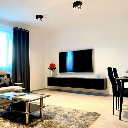 Spacious Apartment Near Hockey And Football Arena Μπρατισλάβα Εξωτερικό φωτογραφία