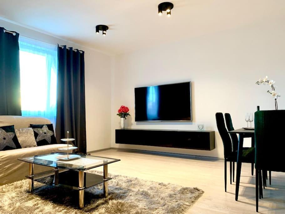 Spacious Apartment Near Hockey And Football Arena Μπρατισλάβα Εξωτερικό φωτογραφία